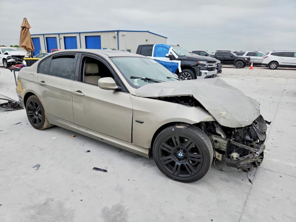 48085176 :رقم المزاد ، WBAPH7G59BNM56471 vin ، 2011 Bmw 328 مزاد بيع