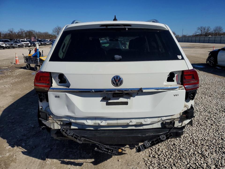 41827696 :رقم المزاد ، 1V2CR2CA8JC571320 vin ، 2018 Volkswagen Atlas مزاد بيع