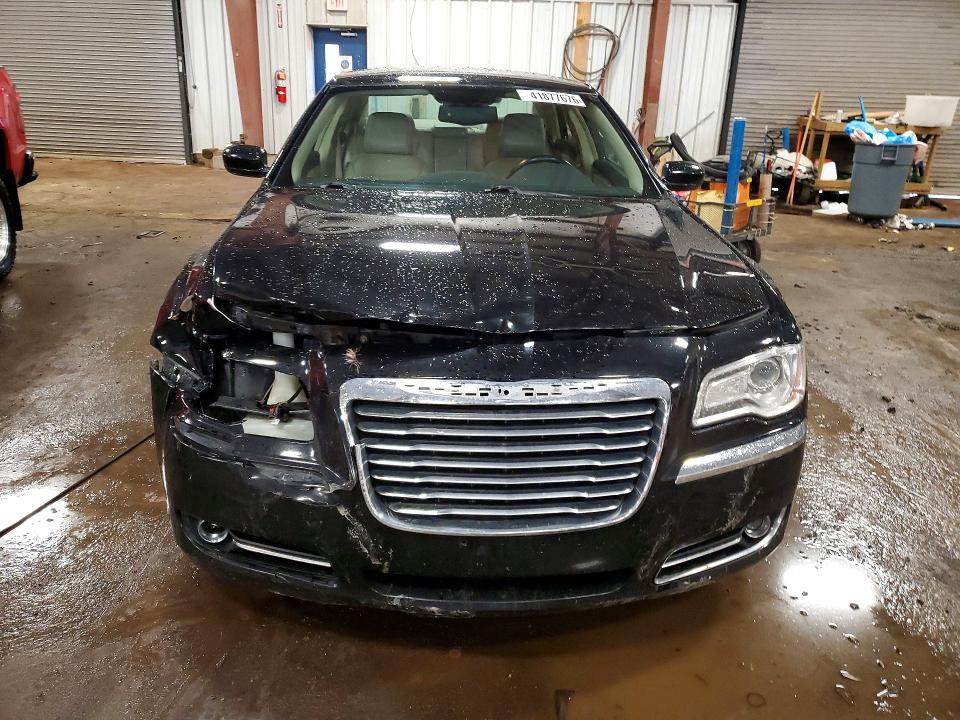2013 Chrysler 300 მანქანა იყიდება აუქციონზე, vin: 2C3CCARG9DH585628, აუქციონის ნომერი: 41877676