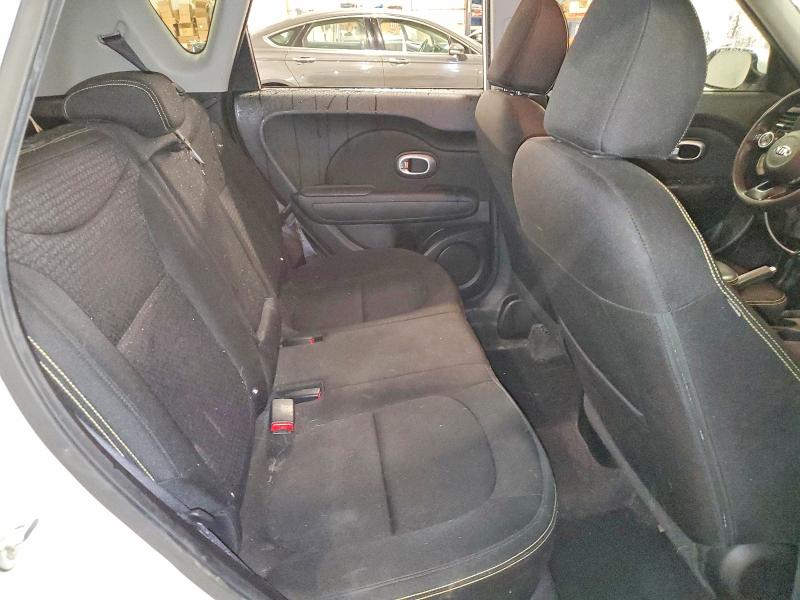 47450926 :رقم المزاد ، KNDJP3A50F7207435 vin ، 2015 Kia Soul مزاد بيع