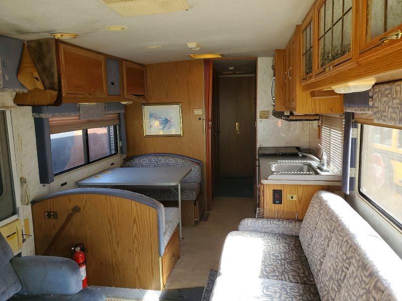 1997 Chevrolet Motorhome მანქანა იყიდება აუქციონზე, vin: 1GBLP37JXV3303886, აუქციონის ნომერი: 45763636