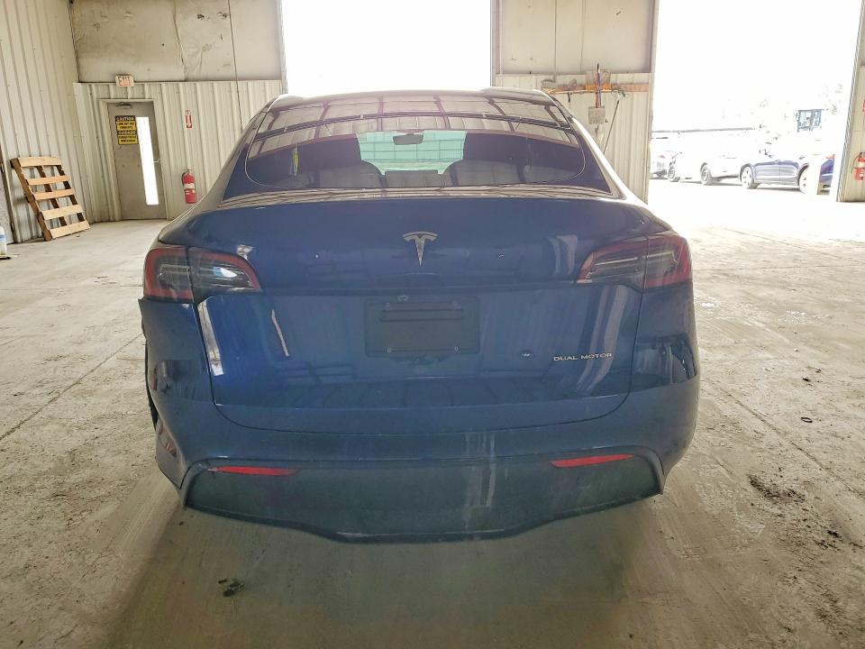 Продажа на аукционе авто 2024 Tesla Model Y, vin: 7SAYGAEE2RF211789, номер лота: 45984246