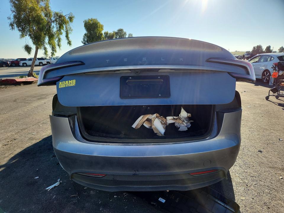 2025 Tesla Model 3 მანქანა იყიდება აუქციონზე, vin: 5YJ3E1EA1SF018985, აუქციონის ნომერი: 46733926