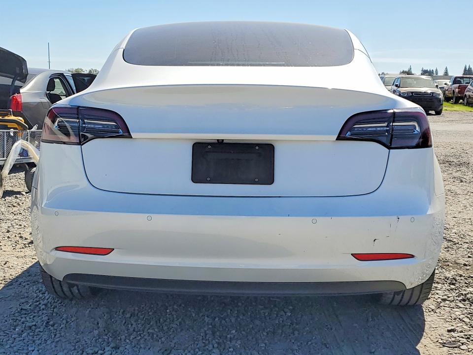 46034136 :رقم المزاد ، 5YJ3E1EA6MF018029 vin ، 2021 Tesla Model 3 مزاد بيع