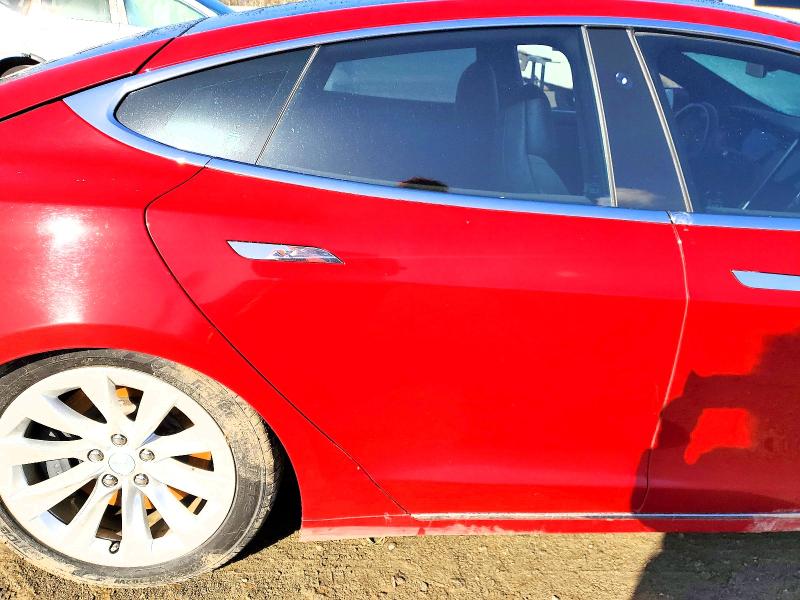 47432266 :رقم المزاد ، 5YJSA1E2XJF292393 vin ، 2018 Tesla Model S مزاد بيع