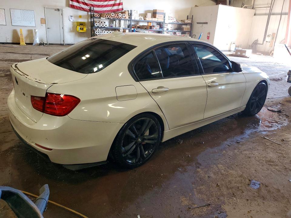 47395966 :رقم المزاد ، WBA3A5G52DNP26165 vin ، 2013 Bmw 328 مزاد بيع
