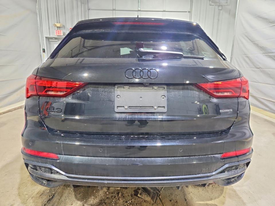 45487766 :رقم المزاد ، WA1EECF36N1148112 vin ، 2022 Audi Q3 مزاد بيع