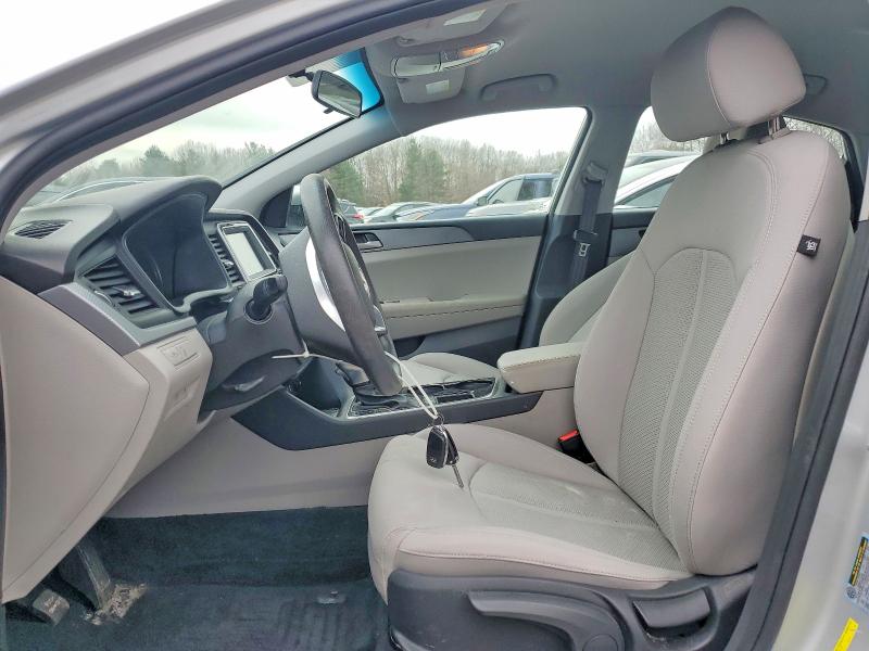 2019 Hyundai Sonata მანქანა იყიდება აუქციონზე, vin: 5NPE24AF7KH800830, აუქციონის ნომერი: 47775456
