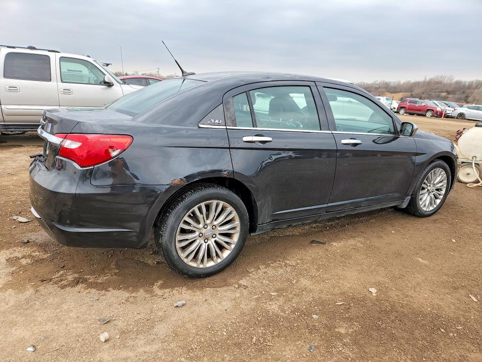 2011 Chrysler 200 მანქანა იყიდება აუქციონზე, vin: 1C3BC2FG4BN517943, აუქციონის ნომერი: 47615016
