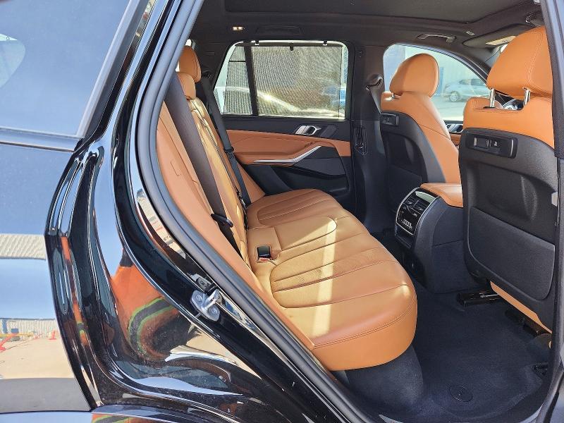 46033956 :رقم المزاد ، 5UXCR4C0XM9F89681 vin ، 2021 Bmw X5 مزاد بيع