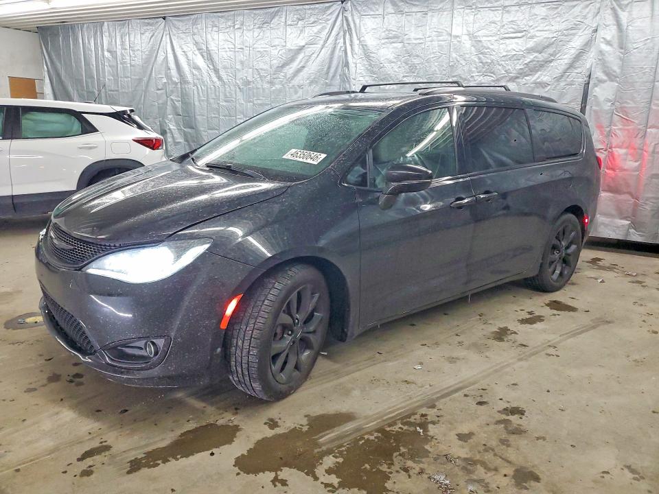 Продаж на аукціоні авто 2018 Chrysler Pacifica, vin: 2C4RC1GG2JR333492, номер лоту: 46350646