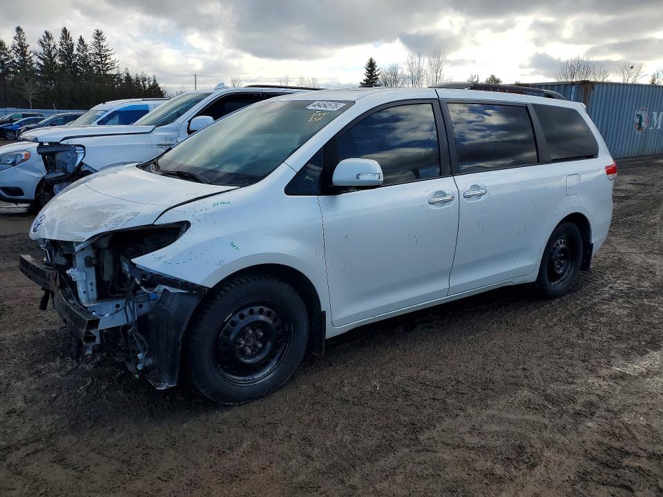 46454576 :رقم المزاد ، 5TDDK3DC9ES083580 vin ، 2014 Toyota Sienna مزاد بيع