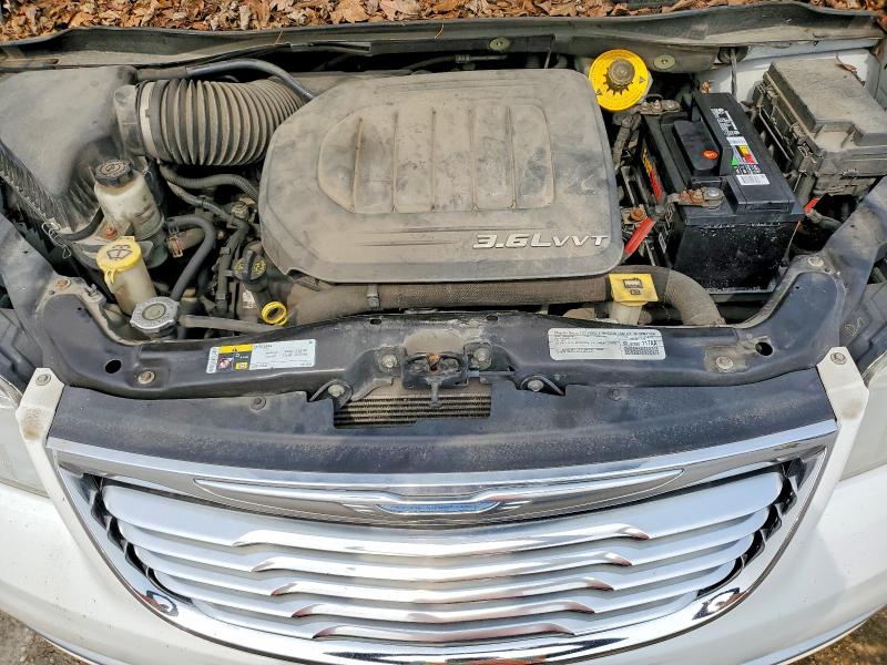 47170556 :رقم المزاد ، 2C4RC1BG5FR572663 vin ، 2015 Chrysler Town & Country مزاد بيع