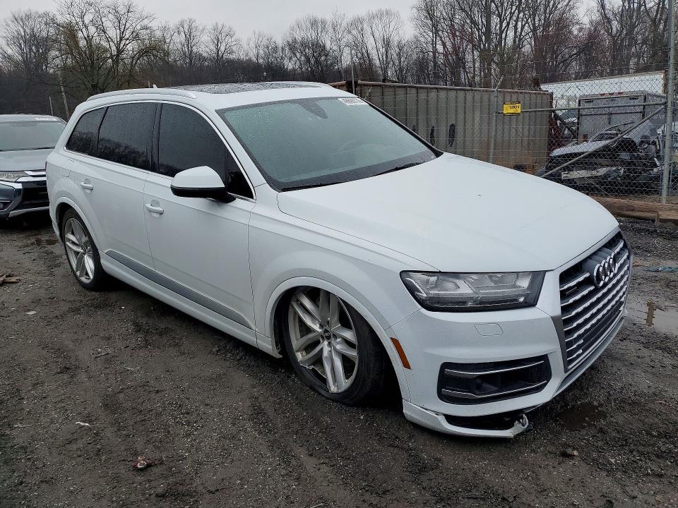 46698776 :رقم المزاد ، WA1VAAF79HD036569 vin ، 2017 Audi Q7 مزاد بيع