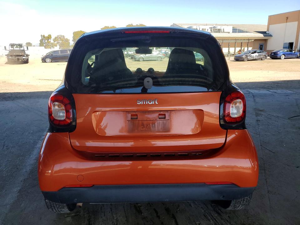 Продажа на аукционе авто 2016 Smart Cars Fortwo, vin: WMEFJ5DA1GK059517, номер лота: 46003416