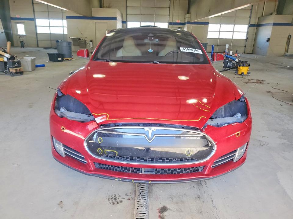 Продажа на аукционе авто 2014 Tesla Model S, vin: 5YJSA1H15EFP66095, номер лота: 41984796
