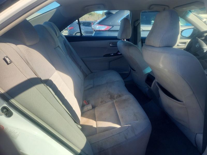 45729536 :رقم المزاد ، 4T1BF1FK4FU926792 vin ، 2015 Toyota Camry مزاد بيع