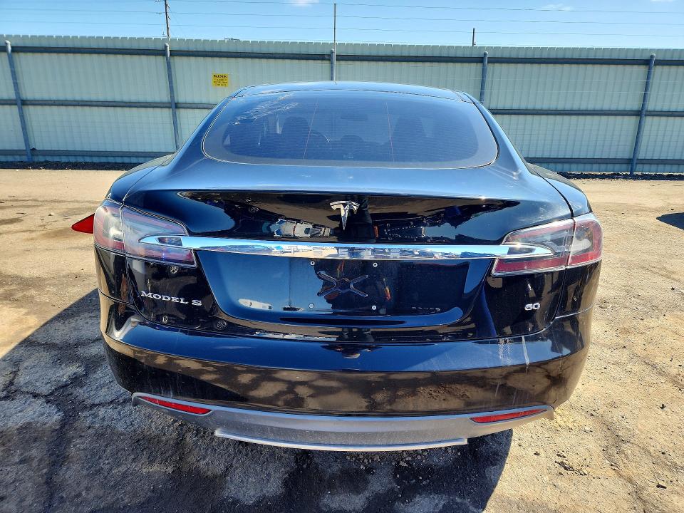 2013 Tesla Model S მანქანა იყიდება აუქციონზე, vin: 5YJSA1CG0DFP17672, აუქციონის ნომერი: 47390836