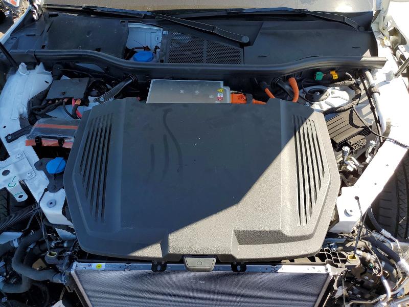 46953416 :رقم المزاد ، WA1CAAGE5RB032617 vin ، 2024 Audi Q8 E-tron مزاد بيع
