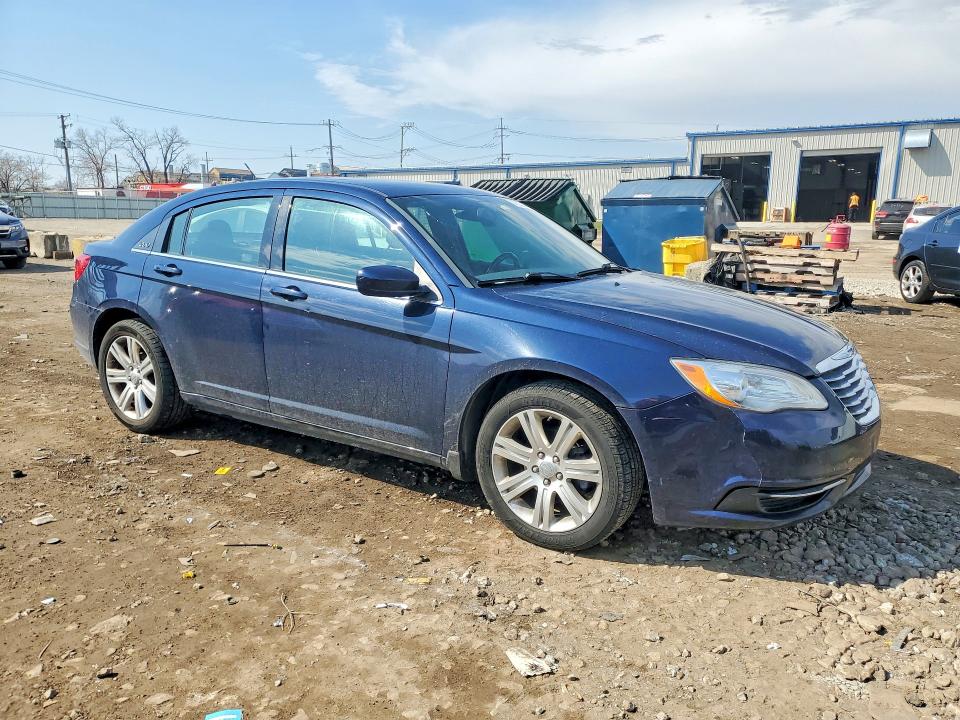 47573486 :رقم المزاد ، 1C3CCBBB6DN542814 vin ، 2013 Chrysler 200 مزاد بيع