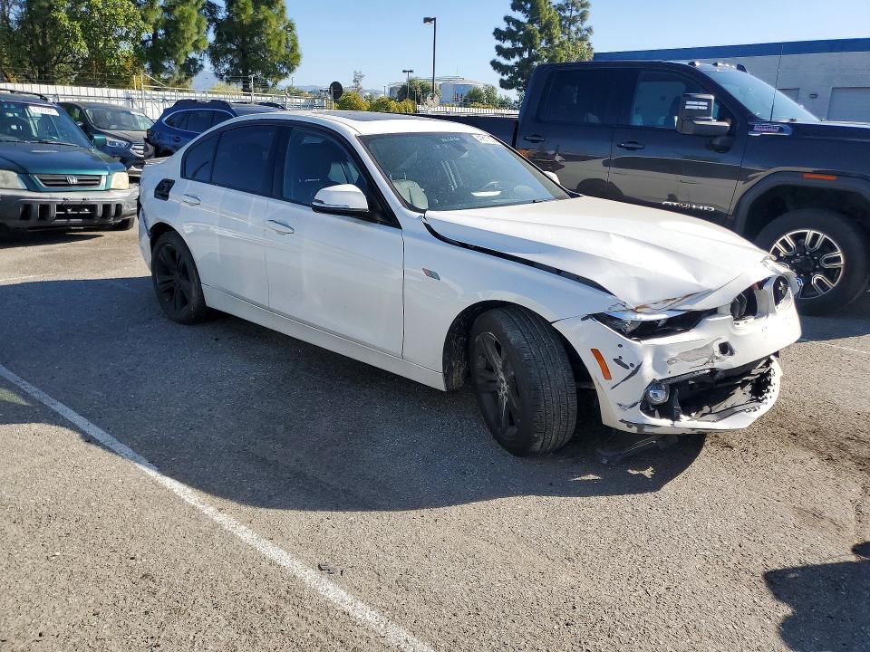 41811616 :رقم المزاد ، WBA8E9G50GNT42455 vin ، 2016 Bmw 328 مزاد بيع