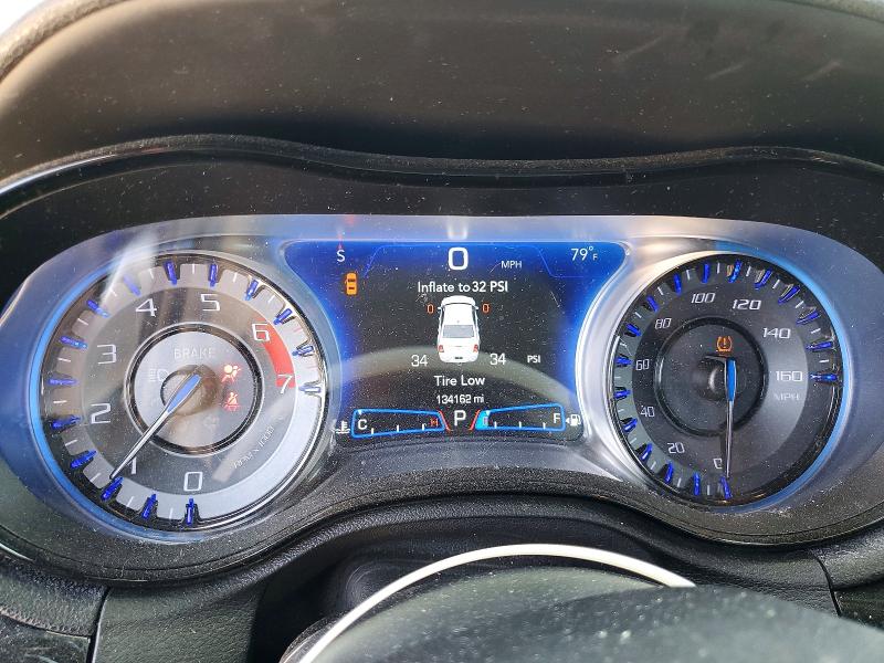 2020 Chrysler 300 მანქანა იყიდება აუქციონზე, vin: 2C3CCABT6LH141869, აუქციონის ნომერი: 46628066