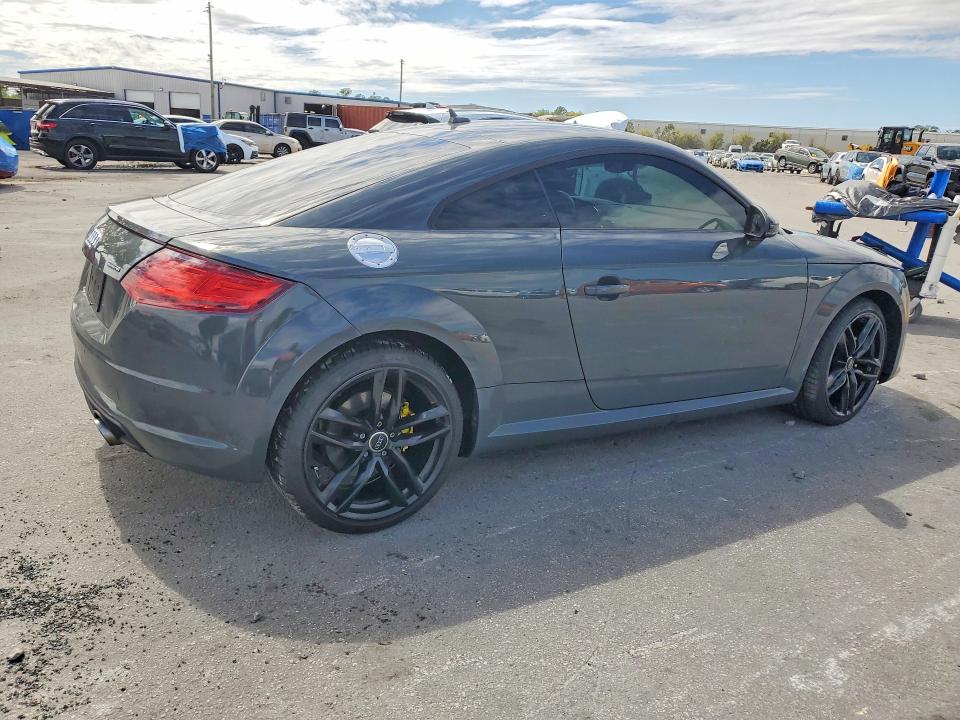 2017 Audi Tt მანქანა იყიდება აუქციონზე, vin: TRUC5AFV8H1010214, აუქციონის ნომერი: 46699636