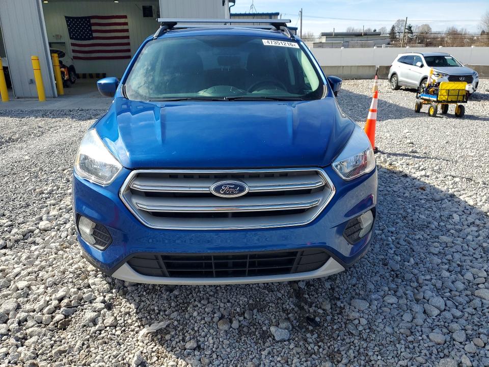 47351216 :رقم المزاد ، 1FMCU9GD5JUC61967 vin ، 2018 Ford Escape مزاد بيع