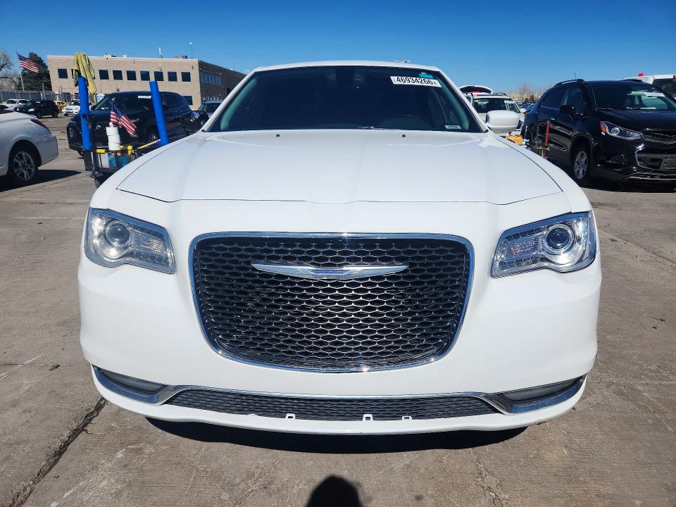 Продажа на аукционе авто 2016 Chrysler 300, vin: 2C3CCARG3GH270506, номер лота: 46934266