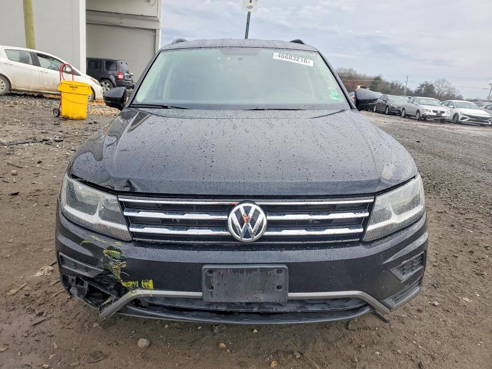 Продажа на аукционе авто 2018 Volkswagen Tiguan, vin: 3VV0B7AX6JM209015, номер лота: 46683216