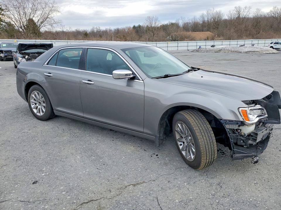 78091825 :رقم المزاد ، 2C3CA6CT1BH579926 vin ، 2011 Chrysler 300c مزاد بيع