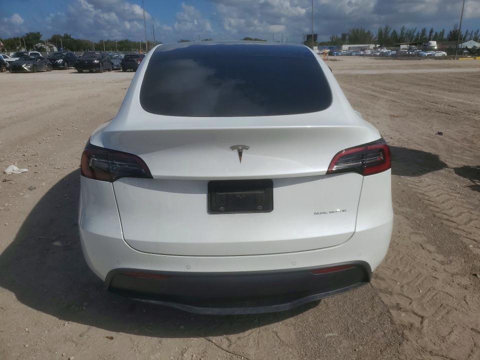 41588556 :رقم المزاد ، 7SAYGAEE2NF316438 vin ، 2022 Tesla Model Y مزاد بيع