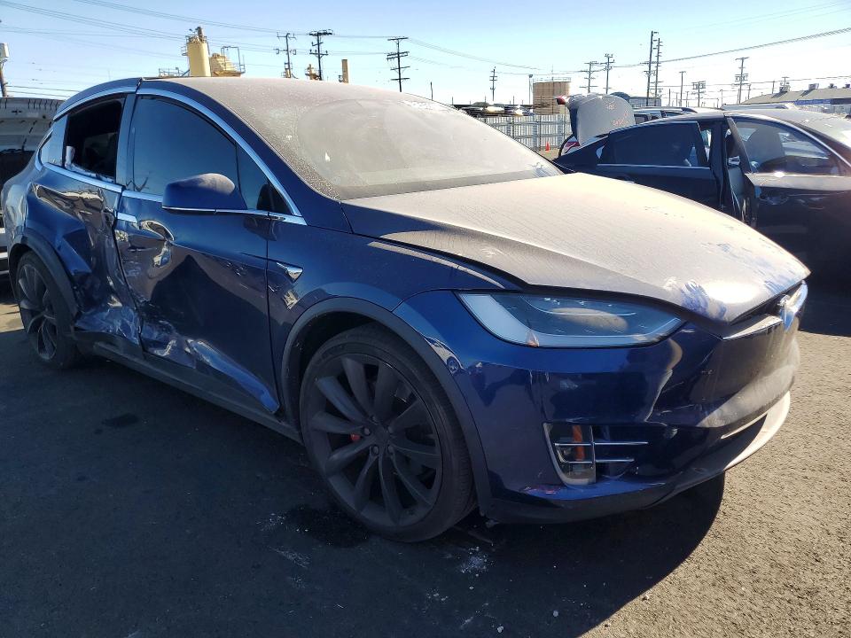 2018 Tesla Model X მანქანა იყიდება აუქციონზე, vin: 5YJXCBE48JF137168, აუქციონის ნომერი: 45493616