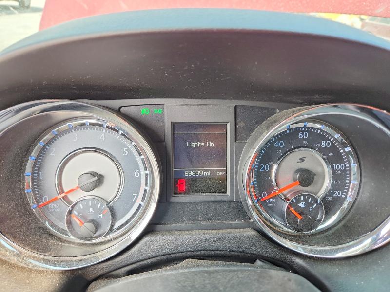 48264386 :رقم المزاد ، 2C4RC1HG0FR727689 vin ، 2015 Chrysler Town & Country مزاد بيع