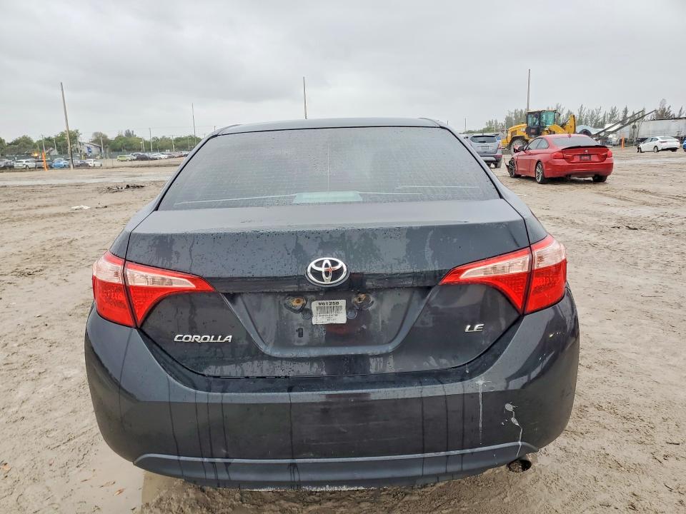 46616616 :رقم المزاد ، 2T1BURHE3JC027489 vin ، 2018 Toyota Corolla مزاد بيع