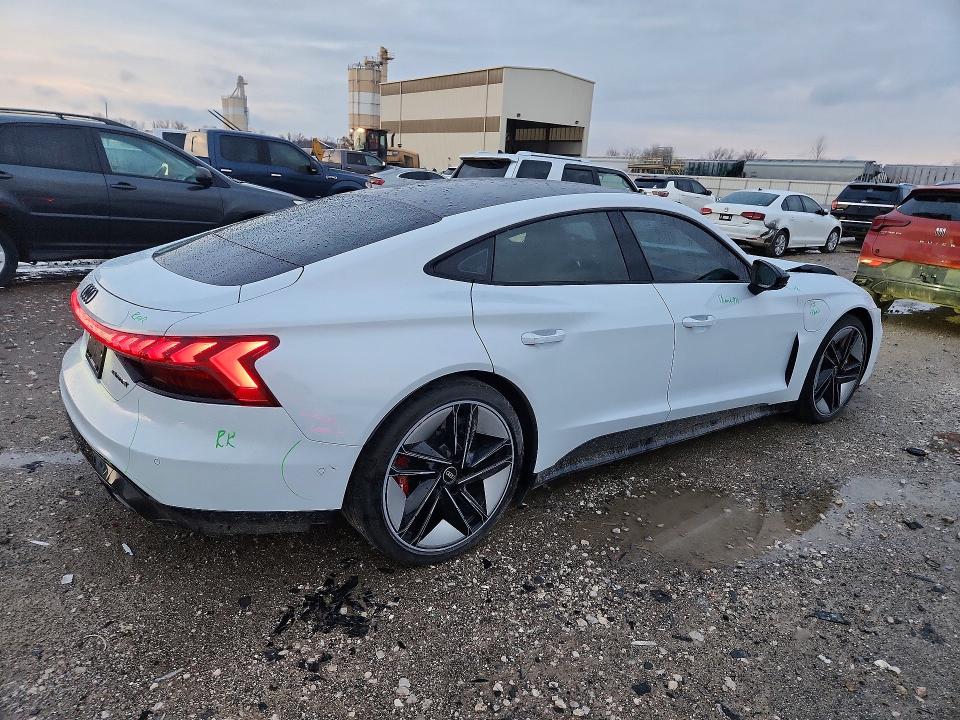 Продажа на аукционе авто 2022 Audi Rs E-tron Gt, vin: WAUAHBFW9N7904638, номер лота: 45642886
