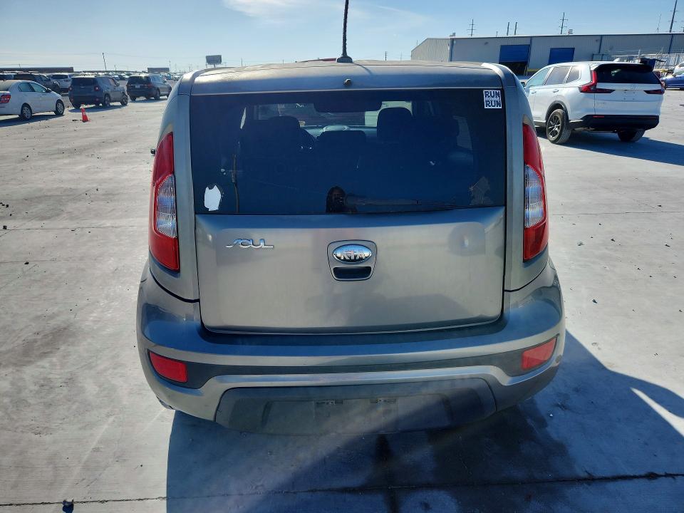 47285436 :رقم المزاد ، KNDJT2A6XD7597326 vin ، 2013 Kia Soul مزاد بيع