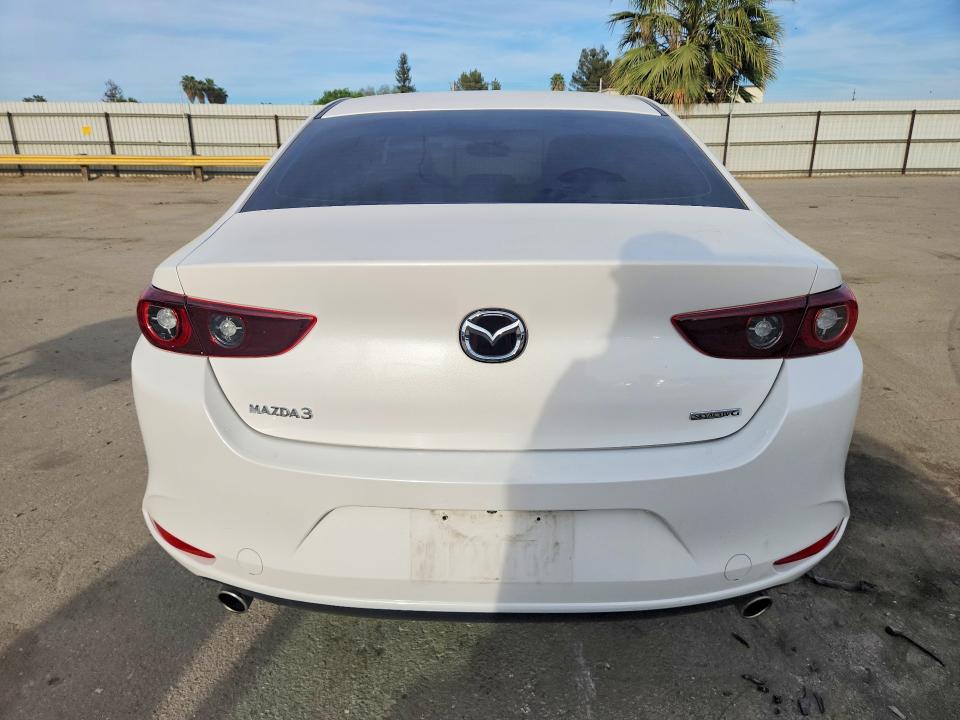 47128126 :رقم المزاد ، JM1BPAAL5N1507528 vin ، 2022 Mazda 3 مزاد بيع