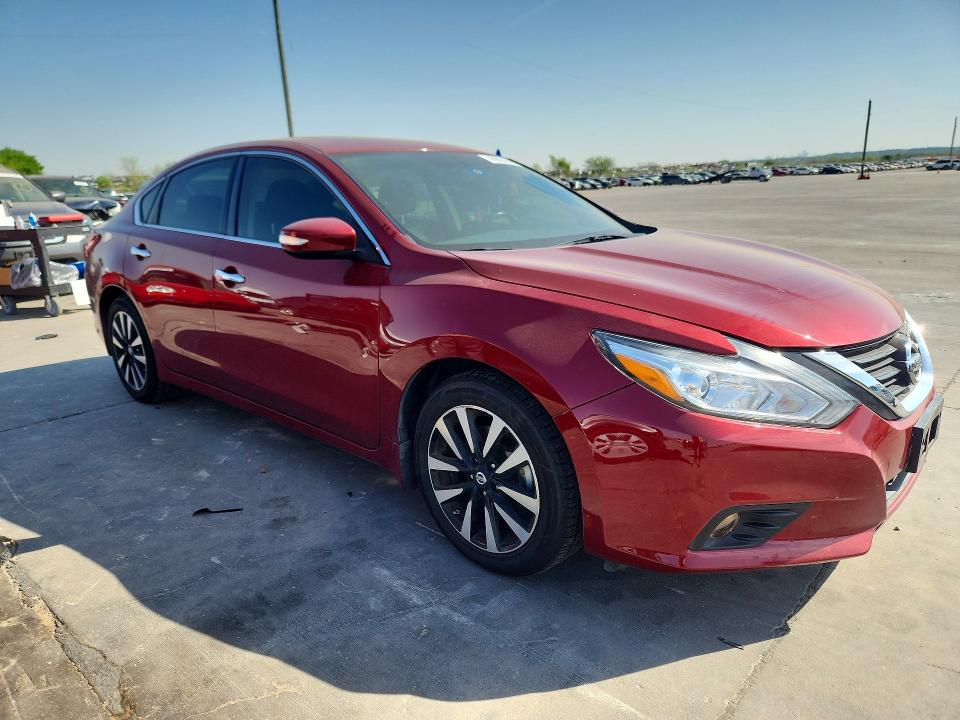 2018 Nissan Altima მანქანა იყიდება აუქციონზე, vin: 1N4AL3AP4JC232826, აუქციონის ნომერი: 46893206