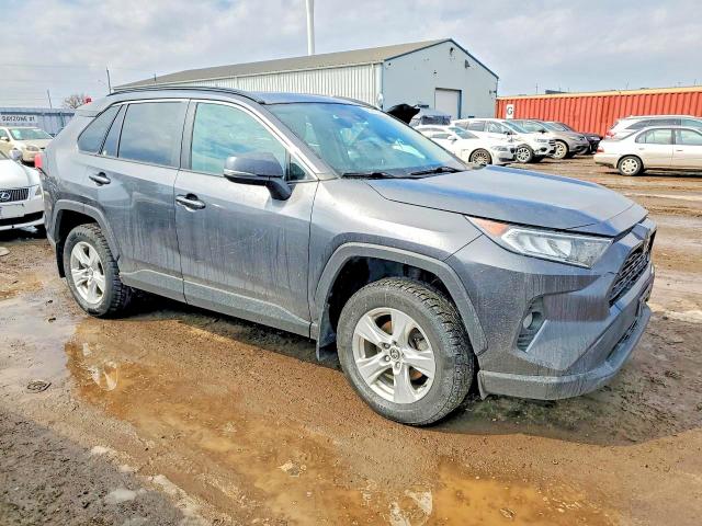 45992346 :رقم المزاد ، 2T3W1RFV4MC108932 vin ، 2021 Toyota Rav4 مزاد بيع