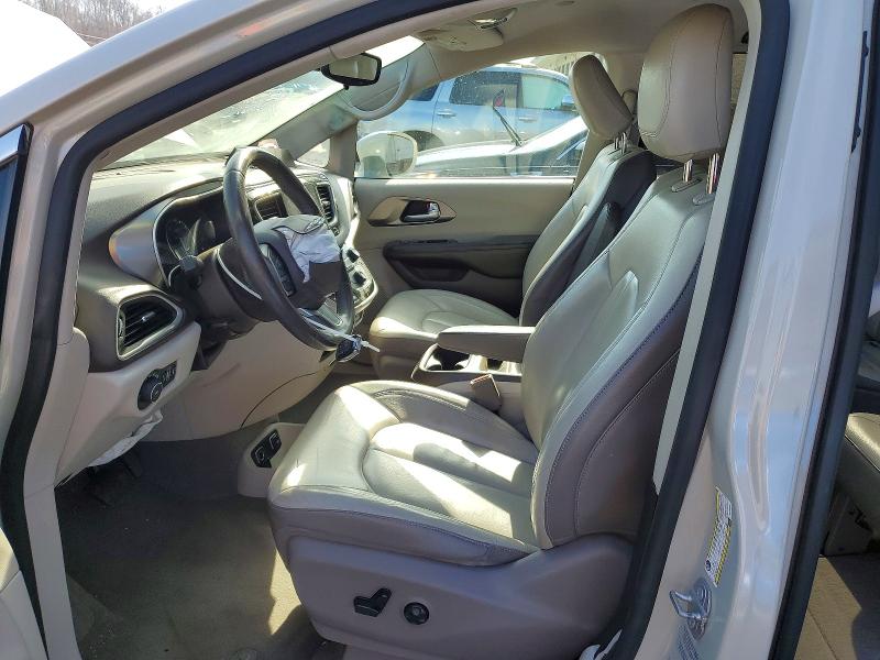 46941086 :رقم المزاد ، 2C4RC1BG7HR720458 vin ، 2017 Chrysler Pacifica مزاد بيع