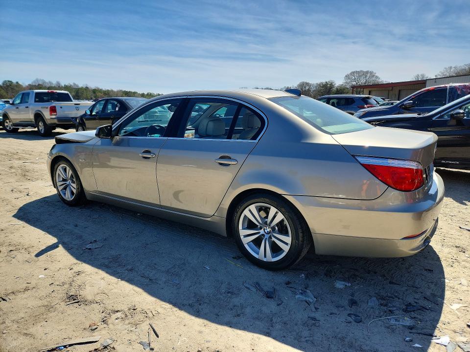 47445986 :رقم المزاد ، WBANU5C53AC460135 vin ، 2010 Bmw 528 مزاد بيع
