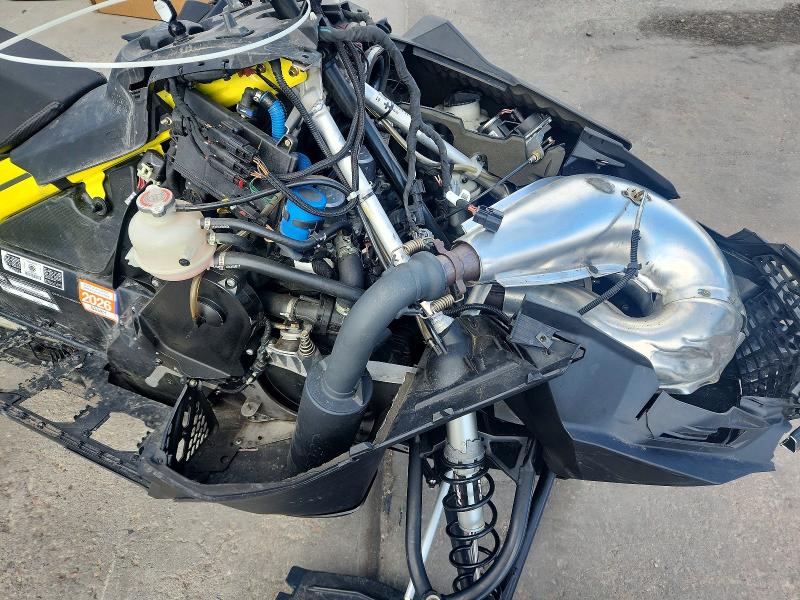 79783935 :رقم المزاد ، 2BPSCFHC7HV000376 vin ، 2017 Ski-doo Summit Sp Etech 850 مزاد بيع