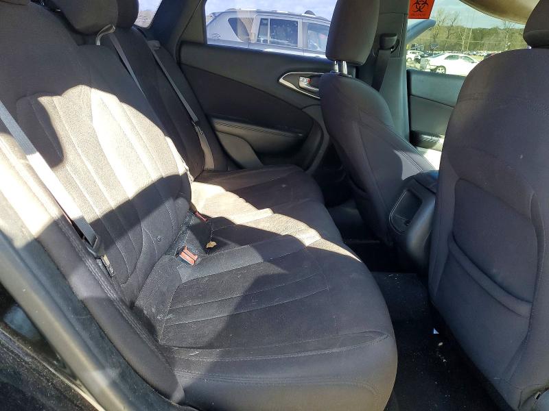 46351636 :رقم المزاد ، 1C3CCCABXFN580041 vin ، 2015 Chrysler 200 مزاد بيع