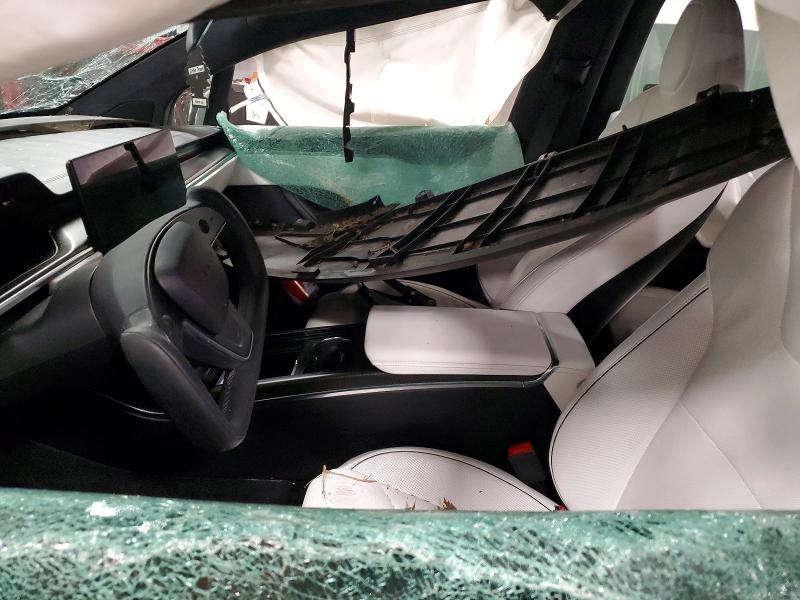 79498595 :رقم المزاد ، 7SAXCBE68NF339230 vin ، 2022 Tesla Model X مزاد بيع