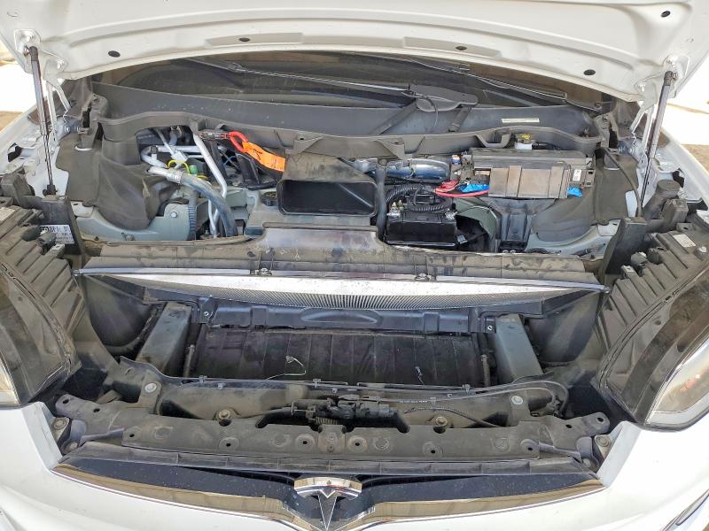 41616976 :رقم المزاد ، 5YJXCAE20KF207269 vin ، 2019 Tesla Model X مزاد بيع