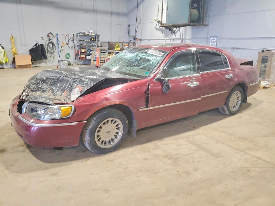Aukcja sprzedaży 1999 Lincoln Town Car, vin: 1LNHM83W5XY680023, numer aukcji: 46904786