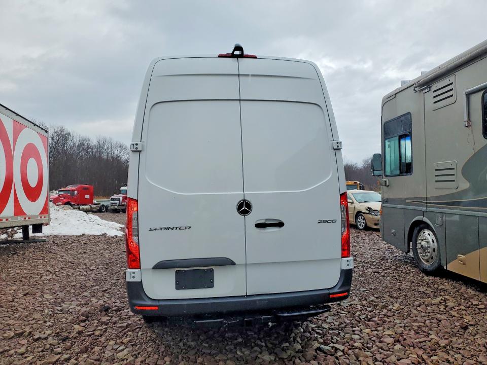 45957956 :رقم المزاد ، W1Y4NCHY3ST195569 vin ، 2025 Mercedes-benz Sprinter مزاد بيع