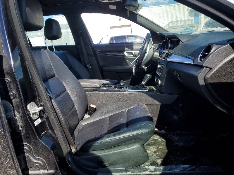 2013 Mercedes-benz C მანქანა იყიდება აუქციონზე, vin: WDDGF8AB6DA769216, აუქციონის ნომერი: 46524816