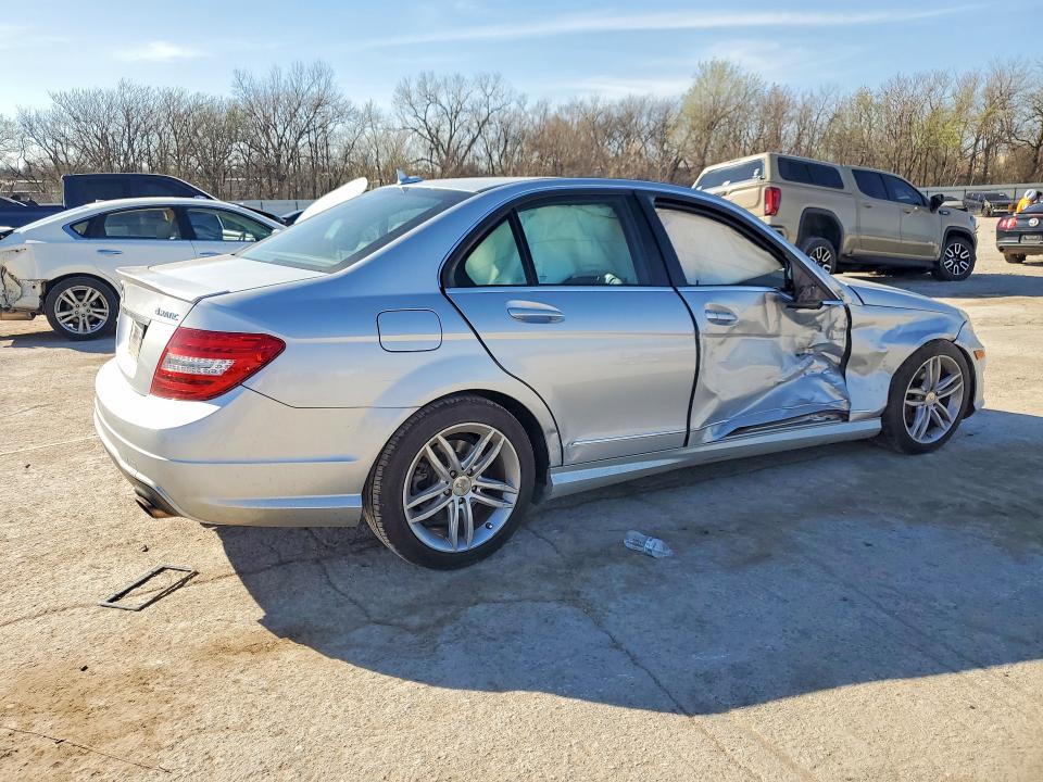45514026 :رقم المزاد ، WDDGF8BB0CR213529 vin ، 2012 Mercedes-benz C مزاد بيع